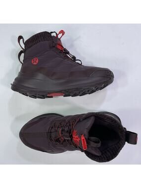 Lululemon Team Canada Boots Women 8.5 Waterproof Winter Dark Garnet EU 40.5
